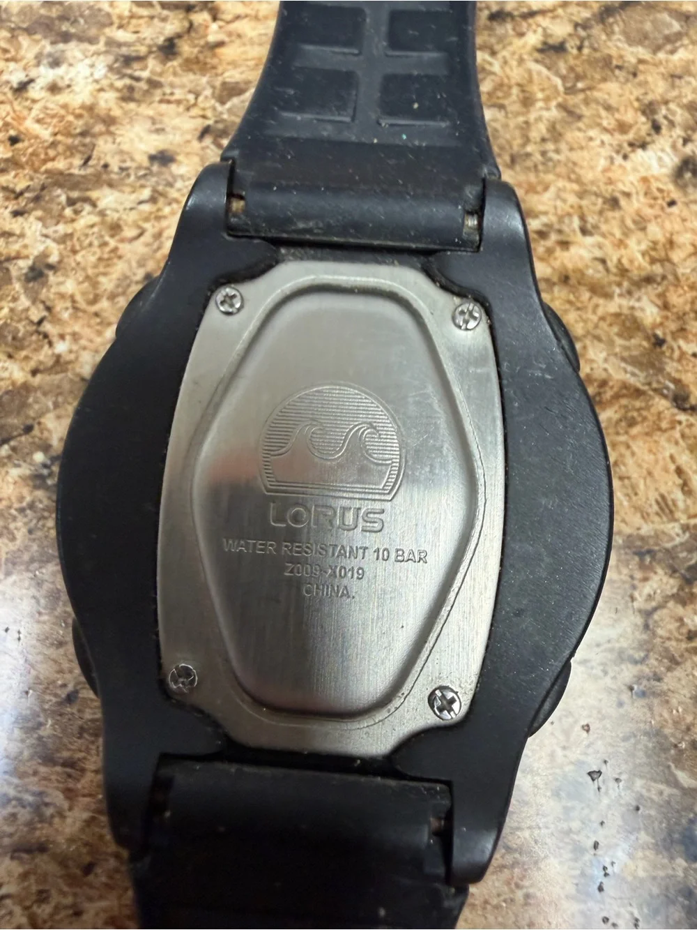 Lorus Z009-X019 Digital Sports Watch 100M Black Alarm Chronograph Retro